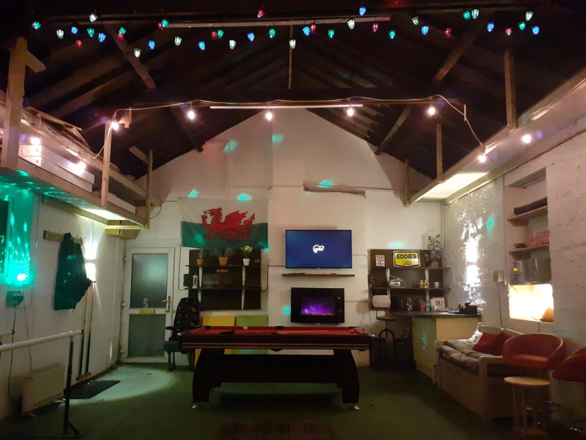 Big Fireplace Aga Hot Tub Wet Room Barn Garage Llanelli Buitenkant foto